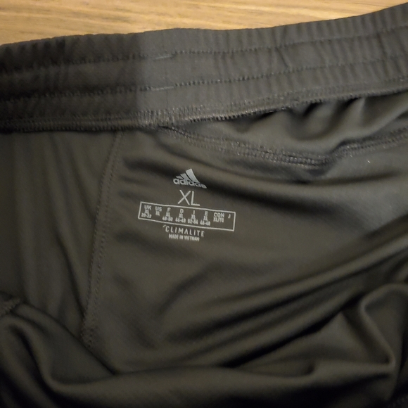 Adidas shorts - Picture 2 of 4